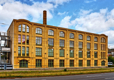 Zwickauer Strasse 108 - Ehem Handschuhfabrik (1886), Damenwaesche (1920), jetzt Auktionshaus (2024)